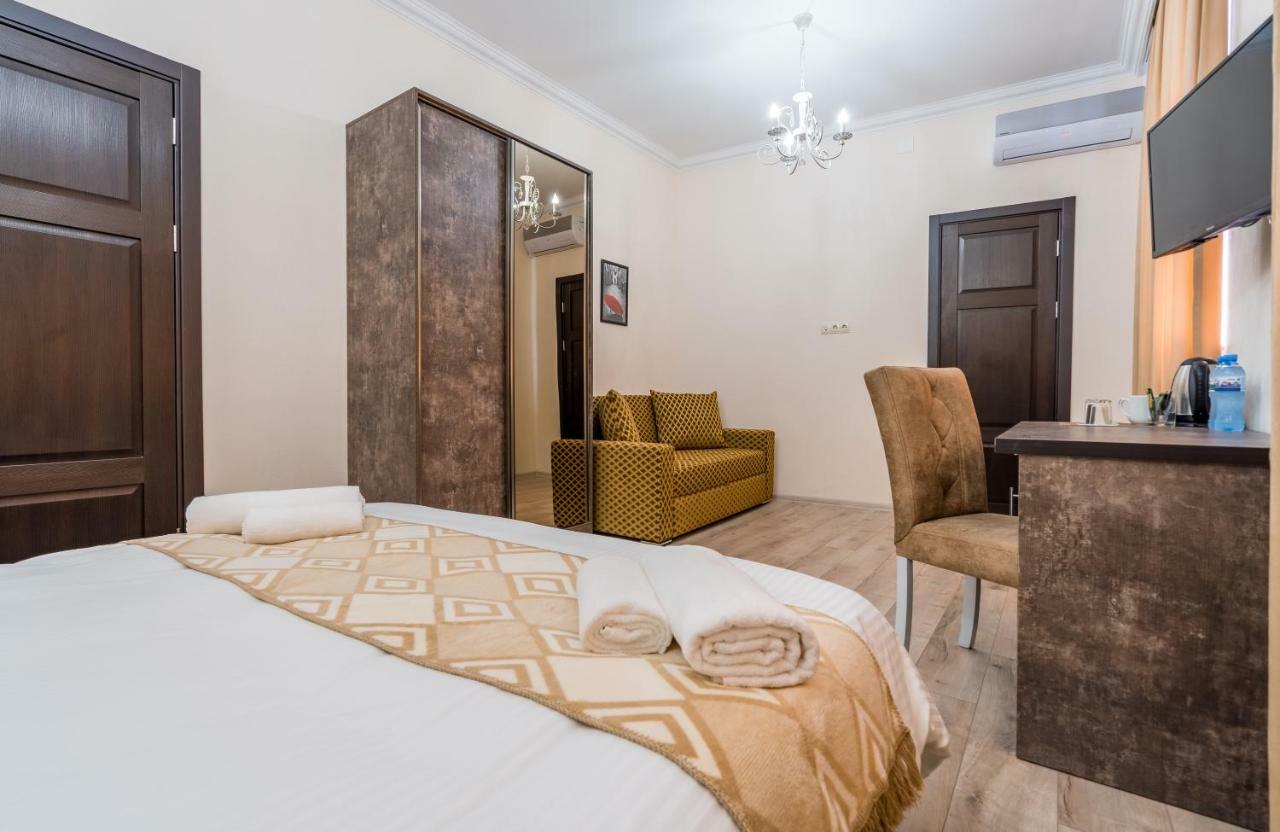 Golden Light Hotel Tbiliszi Kültér fotó