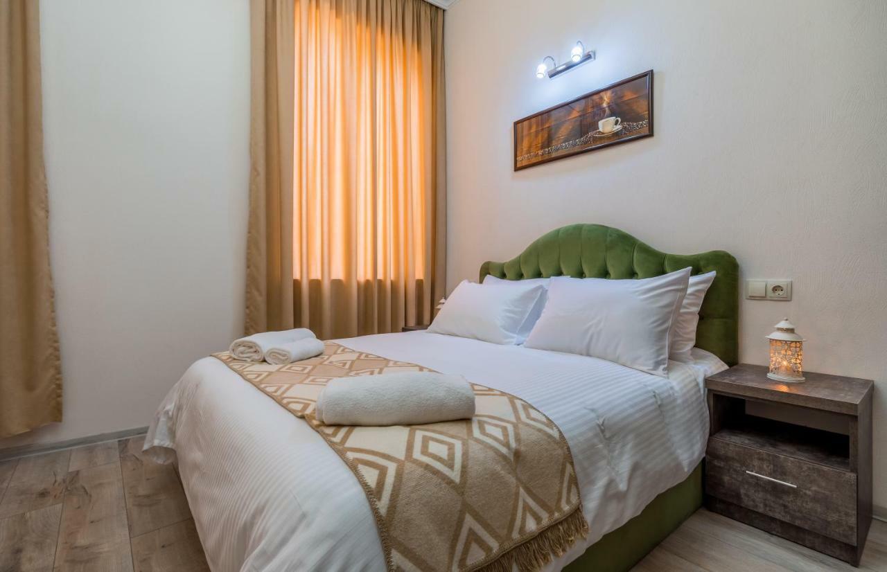 Golden Light Hotel Tbiliszi Kültér fotó